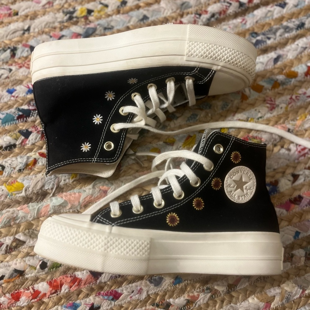 Chuck Taylor All Stars Sunflower Lift Sneakers